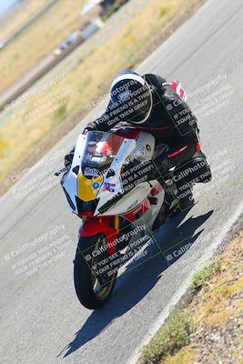 media/Oct-15-2023-TrackXperience (Sun) [[85198ff50b]]/Group 2/session 4 turn 3/